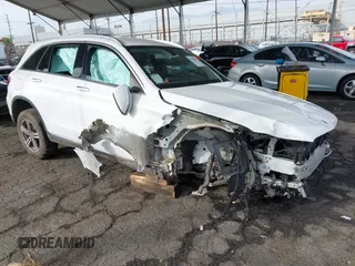 2020 Mercedes-Benz GLC 300 с VIN W1N0G8DB6LF803198, выставлен на аукционе IAAI как лот 41170361 с пробегом 56 556 миль миль и . История ставок и продаж доступна на DreamBid. Изображение 1.