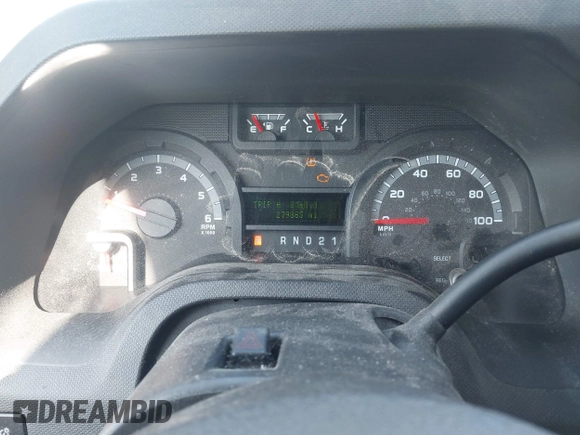 2013 Ford Econoline Passenger XL z VIN 1FBNE3BL6DDA78219, wystawiony jako IAAI lot #42511510 z przebiegiem 279 865 mil mil oraz . Historia ofert i sprzedaży dostępna na DreamBid. Obrazek 7.