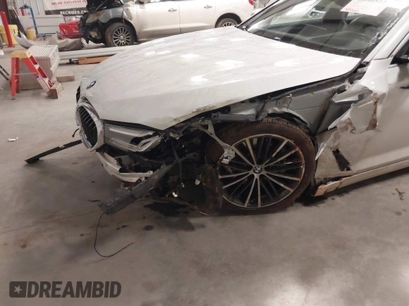 2021 BMW 5 Series 530i with VIN WBA53BH06MCG96915, listed as a IAAI auction lot 41640813 with 50,562 mi miles and . Bid and sale history available at DreamBid. Image 19.