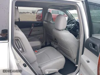2013 Toyota Highlander Limited with VIN 5TDYK3EH3DS105986, listed as a IAAI auction lot 41506441 with 173,711 mi miles. Bid and sale history available at carsss.com. Image 8.