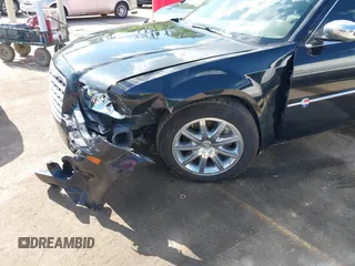 2007 Chrysler 300 C z VIN 2C3LA63H87H762789, wystawiony jako IAAI lot #42253938 z przebiegiem 133 172 mil mil oraz . Historia ofert i sprzedaży dostępna na DreamBid. Obrazek 6.
