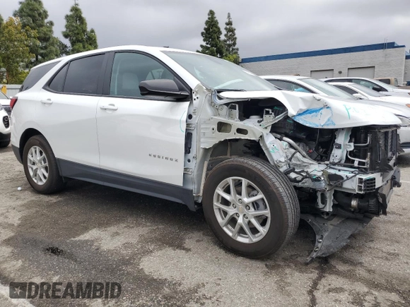 2022 Chevrolet Equinox LS z VIN 3GNAXHEV7NS226126, wystawiony jako Copart lot #55837725 z przebiegiem 31 221 mil mil oraz Szkoda całkowita • Salvage title. Historia ofert i sprzedaży dostępna na DreamBid. Obrazek 4.