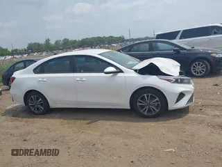 2023 Kia Forte LXS z VIN 3KPF24AD6PE611746, wystawiony jako IAAI lot #42427246 z przebiegiem 56 552 mil mil oraz . Historia ofert i sprzedaży dostępna na DreamBid. Obrazek 13.