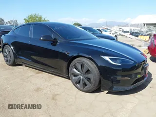 2025 Tesla Model S Long Range с VIN 5YJSA1E57SF549635, выставлен на аукционе IAAI как лот 42271347 с пробегом 9 403 миль миль и . История ставок и продаж доступна на DreamBid. Изображение 1.