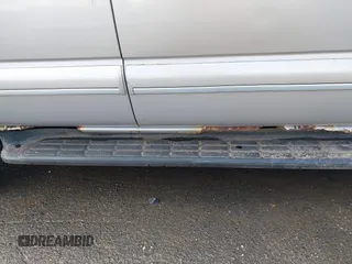 2004 Chevrolet Tahoe LT z VIN 1GNEK13T84J238990, wystawiony jako IAAI lot #42216881 z przebiegiem 214 271 mil mil oraz . Historia ofert i sprzedaży dostępna na DreamBid. Obrazek 14.