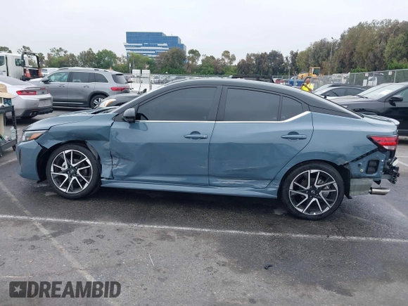 2025 Nissan Sentra SR с VIN 3N1AB8DVXSY233950, выставлен на аукционе IAAI как лот 42429684 с пробегом 5 114 миль миль и . История ставок и продаж доступна на DreamBid. Изображение 15.