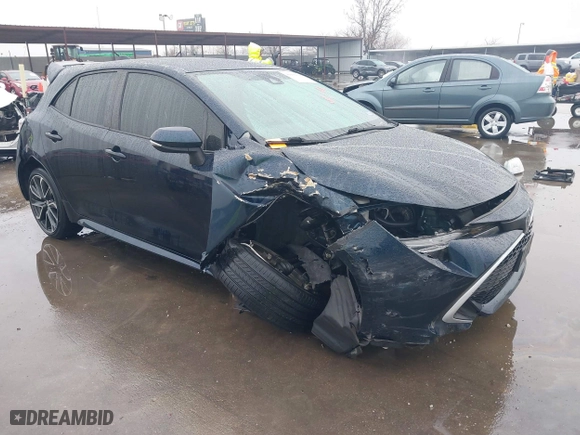 2020 Toyota Corolla Hatchback XSE with VIN JTNA4RBE4L3081850, listed as a IAAI auction lot 41435670 with 39,868 mi miles. Bid and sale history available at carsss.com. Image 1.