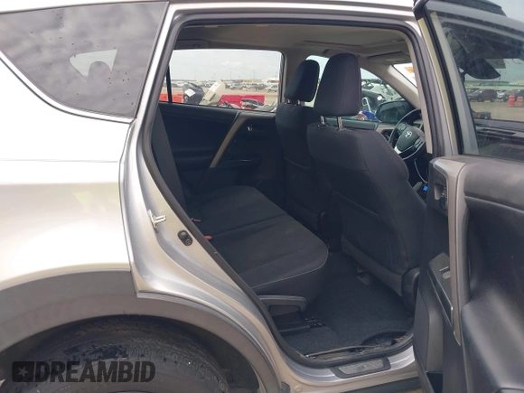 2018 Toyota RAV4 XLE z VIN 2T3RFREV6JW818232, wystawiony jako IAAI lot #42438512 z przebiegiem 97 882 mil mil oraz . Historia ofert i sprzedaży dostępna na DreamBid. Obrazek 8.