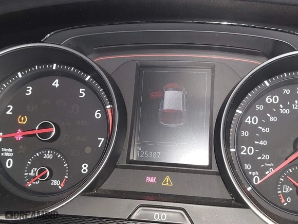 2016 Volkswagen Golf GTI SE with VIN 3VW4T7AU6GM070092, listed as a IAAI auction lot 41677145 with 125,387 mi miles. Bid and sale history available at carsss.com. Image 7.