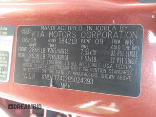 2009 Kia Borrego LX with VIN KNDJJ741295024393, listed as a IAAI auction lot 41368035 with 226,220 mi miles. Bid and sale history available at carsss.com. Image 9.