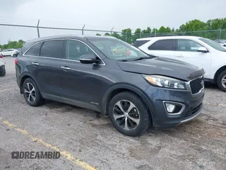 2016 Kia Sorento EX z VIN 5XYPHDA59GG159242, wystawiony jako IAAI lot #42223914 z przebiegiem 267 351 mil mil oraz . Historia ofert i sprzedaży dostępna na DreamBid. Obrazek 1.