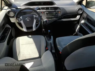 2014 Toyota Prius One z VIN JTDKDTB32E1082112, wystawiony jako Copart lot #54793635 z przebiegiem 237 505 mil mil oraz Szkoda całkowita • Salvage title. Historia ofert i sprzedaży dostępna na DreamBid. Obrazek 8.