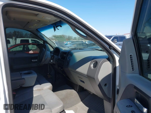 2007 Ford F-150 XLT with VIN 1FTRW12W07KB72332, listed as a IAAI auction lot 41629896 with 187,426 mi miles. Bid and sale history available at carsss.com. Image 5.