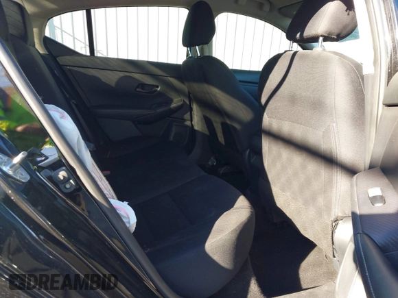 2024 Nissan Sentra S z VIN 3N1AB8BV9RY229224, wystawiony jako IAAI lot #41625753 z przebiegiem 20 740 mil mil oraz . Historia ofert i sprzedaży dostępna na DreamBid. Obrazek 8.