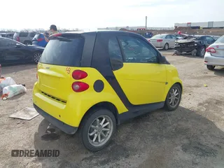 2008 Smart fortwo Pure with VIN WMEEJ31X38K201375, listed as a IAAI auction lot 41815885 with 122,100 mi miles and . Bid and sale history available at DreamBid. Image 4.