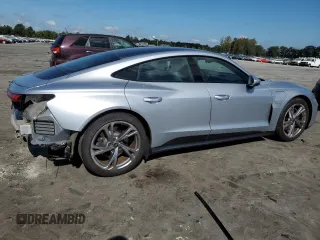 2022 Audi e-tron GT Premium Plus z VIN WAUFJBFW8N7006591, wystawiony jako Copart lot #71233664 z przebiegiem 41 317 mil mil oraz Szkody całkowita. Historia ofert i sprzedaży dostępna na DreamBid. Obrazek 3.