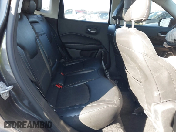 2019 Jeep Compass Latitude with VIN 3C4NJDBB4KT597331, listed as a IAAI auction lot 41664673 with 98,042 mi miles. Bid and sale history available at carsss.com. Image 8.