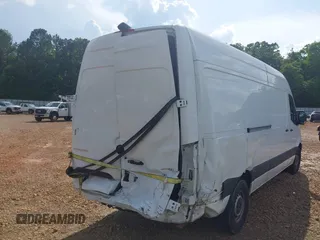2021 Mercedes-Benz Sprinter Cargo with VIN W1Y4ECHY0MT073349, listed as a IAAI auction lot 39699453 with 136,101 mi miles and . Bid and sale history available at carsss.com. Image 4.