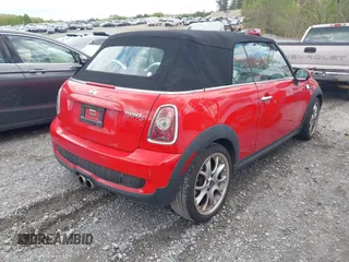 2010 MINI Convertible S z VIN WMWMS3C53AT012001, wystawiony jako IAAI lot #42024826 z przebiegiem 110 471 mil mil oraz . Historia ofert i sprzedaży dostępna na DreamBid. Obrazek 4.