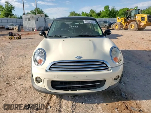 2011 MINI Hardtop z VIN WMWSU3C52BT094094, wystawiony jako Copart lot #55634655 z przebiegiem 104 123 mil mil oraz Szkody całkowita. Historia ofert i sprzedaży dostępna na DreamBid. Obrazek 13.