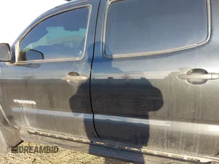 2006 Toyota Tacoma z VIN 5TELU42N26Z271569, wystawiony jako IAAI lot #41760118 z przebiegiem 123 299 mil mil oraz . Historia ofert i sprzedaży dostępna na DreamBid. Obrazek 14.