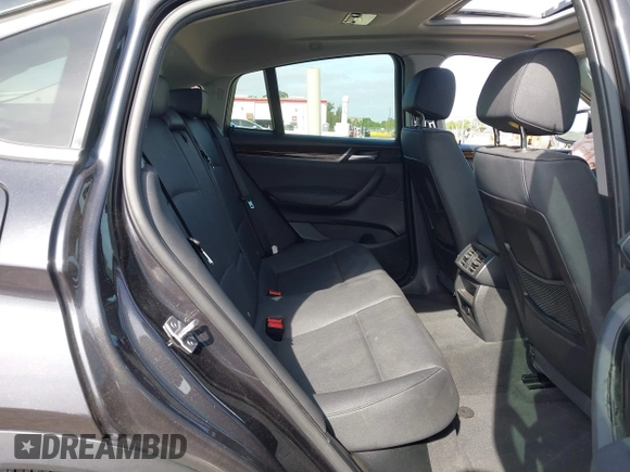 2015 BMW X4 xDrive28i z VIN 5UXXW3C54F0M87412, wystawiony jako IAAI lot #42038938 z przebiegiem 106 461 mil mil oraz . Historia ofert i sprzedaży dostępna na DreamBid. Obrazek 8.