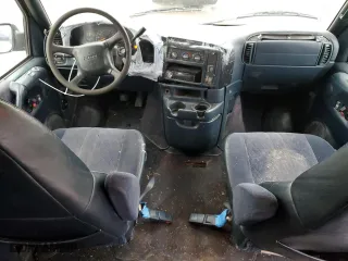 2000 GMC Safari Passenger with VIN 1GKDM19W8YB534175, listed as a Copart auction lot 79751414 with NaN miles and Salvage Title. Bid and sale history available at carsss.com. Image 8.