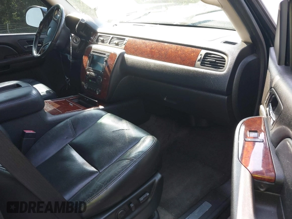2009 Chevrolet Avalanche LTZ with VIN 3GNFK32029G183386, listed as a IAAI auction lot 42158590 with 307,685 mi miles and . Bid and sale history available at DreamBid. Image 5.