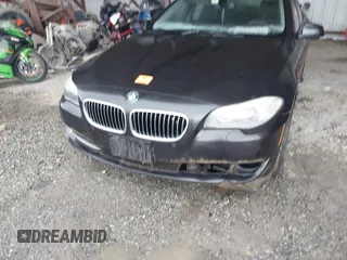 2013 BMW 5 Series 528i xDrive with VIN WBAXH5C50DD113566, listed as a IAAI auction lot 41981416 with 123,330 mi miles. Bid and sale history available at carsss.com. Image 6.