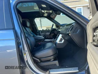 2020 Land Rover Range Rover P525 HSE z VIN SALGS2SE8LA567772, wystawiony jako Copart lot #86890524 z przebiegiem 68 695 mil mil oraz Czysty tytuł • Clean title. Historia ofert i sprzedaży dostępna na DreamBid. Obrazek 9.