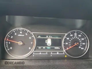 2022 Kia Sorento LX z VIN 5XYRGDLC5NG151997, wystawiony jako Copart lot #49039095 z przebiegiem 30 886 mil mil oraz Szkoda całkowita • Salvage title. Historia ofert i sprzedaży dostępna na DreamBid. Obrazek 9.