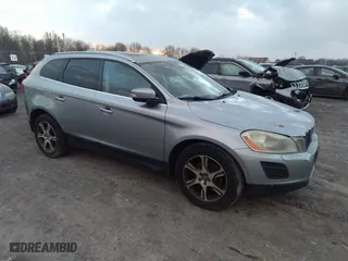 2012 Volvo XC60 3.0L with VIN YV4902DZ1C2305282, listed as a IAAI auction lot 41042231 with 271,602 mi miles. Bid and sale history available at carsss.com. Image 1.