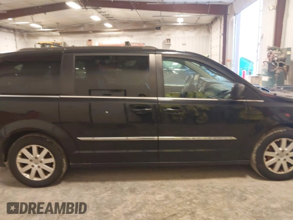 2015 Chrysler Town & Country Touring with VIN 2C4RC1BG6FR577855, listed as a IAAI auction lot 42187369 with 190,883 mi miles and . Bid and sale history available at carsss.com. Image 13.
