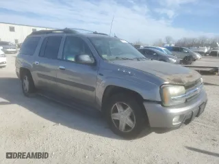 2005 Chevrolet TrailBlazer LS with VIN 1GNET16S256114329, listed as a Copart auction lot 85517214 with 193,759 mi miles and Salvage Title. Bid and sale history available at carsss.com. Image 4.