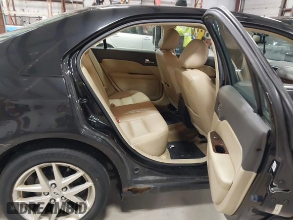 2011 Ford Fusion SEL with VIN 3FAHP0JGXBR212455, listed as a IAAI auction lot 41995300 with 222,018 mi miles. Bid and sale history available at carsss.com. Image 8.