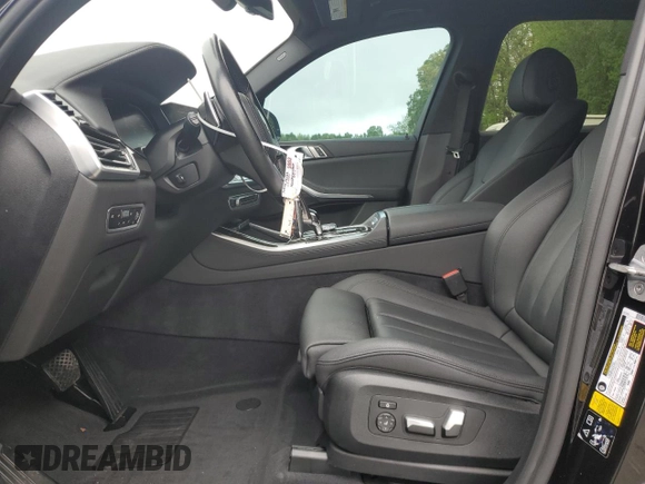 2020 BMW X5 xDrive40i z VIN 5UXCR6C05LLL82092, wystawiony jako Copart lot #55385695 z przebiegiem 28 599 mil mil oraz Szkoda całkowita • Salvage title. Historia ofert i sprzedaży dostępna na DreamBid. Obrazek 7.