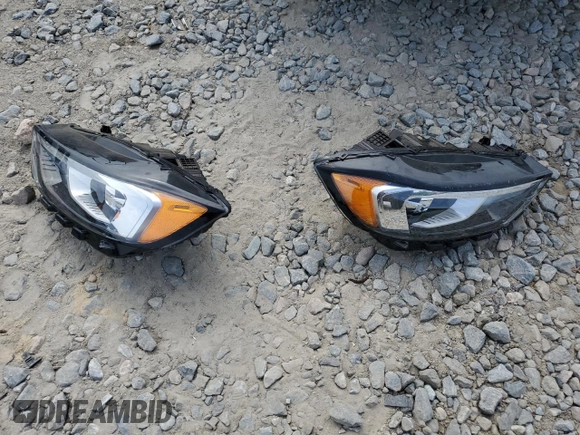 2022 Ford Edge SE z VIN 2FMPK4G99NBA27235, wystawiony jako Copart lot #56107895 z przebiegiem 37 232 mil mil oraz Szkoda całkowita • Salvage title. Historia ofert i sprzedaży dostępna na DreamBid. Obrazek 13.