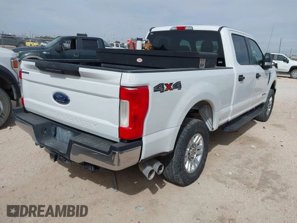 2017 Ford F-250 Lariat z VIN 1FT7W2BT7HEE48637, wystawiony jako IAAI lot #42234510 z przebiegiem 200 831 mil mil oraz . Historia ofert i sprzedaży dostępna na DreamBid. Obrazek 4.
