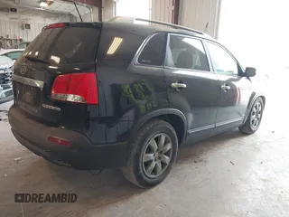 2011 Kia Sorento LX with VIN 5XYKTCA1XBG026949, listed as a IAAI auction lot 42398917 with 185,193 mi miles and . Bid and sale history available at DreamBid. Image 4.