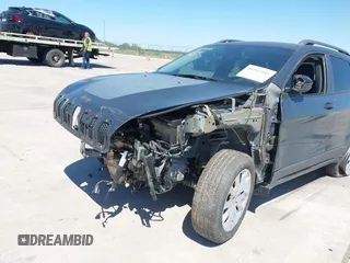 2016 Jeep Cherokee Trailhawk with VIN 1C4PJMBS3GW232519, listed as a IAAI auction lot 41937545 with Not provided miles and . Bid and sale history available at DreamBid. Image 6.