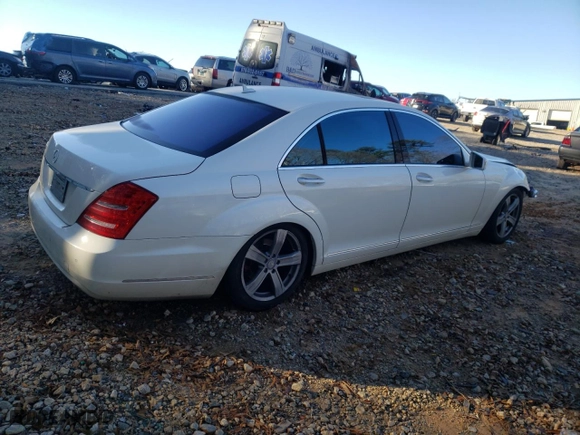 2010 Mercedes-Benz S-Class S 550 with VIN WDDNG7BB0AA340596, listed as a Copart auction lot 87000054 with 197,403 mi miles and Salvage Title. Bid and sale history available at carsss.com. Image 3.