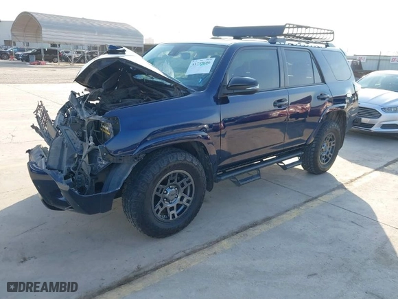 2020 Toyota 4Runner SR5 with VIN JTEBU5JR0L5800176, listed as a IAAI auction lot 41759606 with 133,921 mi miles. Bid and sale history available at carsss.com. Image 2.