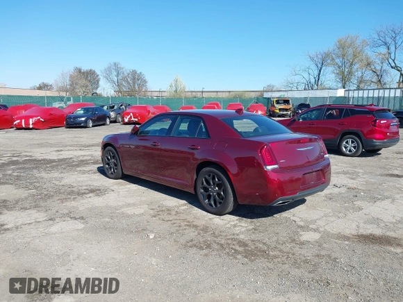 2019 Chrysler 300 with VIN 2C3CCAGG0KH586117, listed as a IAAI auction lot 41923456 with 86,174 mi miles. Bid and sale history available at carsss.com. Image 3.