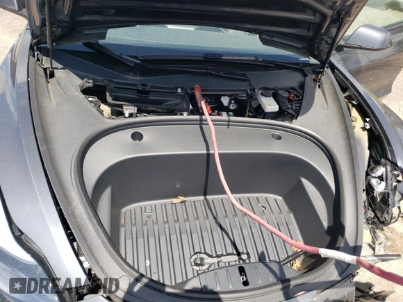 2023 Tesla Model 3 z VIN 5YJ3E1EA3PF546695, wystawiony jako Copart lot #57075155 z przebiegiem 35 871 mil mil oraz Szkoda całkowita • Salvage title. Historia ofert i sprzedaży dostępna na DreamBid. Obrazek 11.
