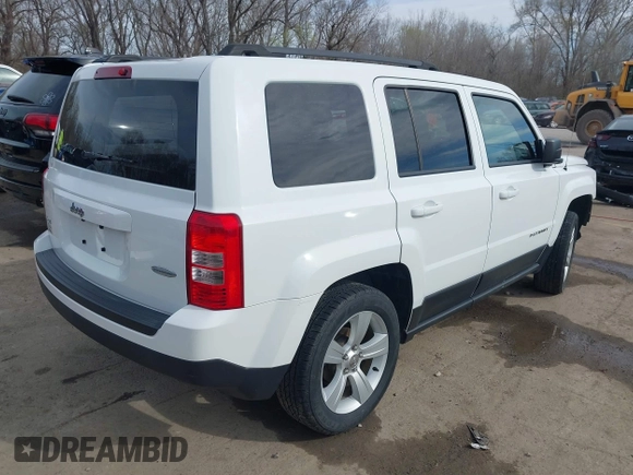 2014 Jeep Patriot Latitude with VIN 1C4NJRFB0ED778170, listed as a IAAI auction lot 41870418 with 54,624 mi miles. Bid and sale history available at carsss.com. Image 4.