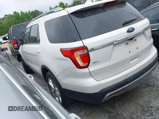2016 Ford Explorer XLT with VIN 1FM5K7D83GGA82604, listed as a IAAI auction lot 42047962 with 198,270 mi miles and . Bid and sale history available at carsss.com. Image 3.