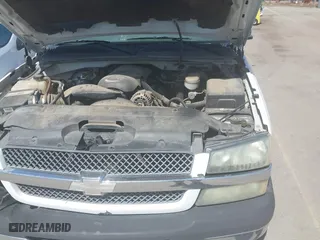 2003 Chevrolet Silverado 1500 LS with VIN 2GCEC19VX31124013, listed as a IAAI auction lot 41951895 with 1 mi miles. Bid and sale history available at carsss.com. Image 10.