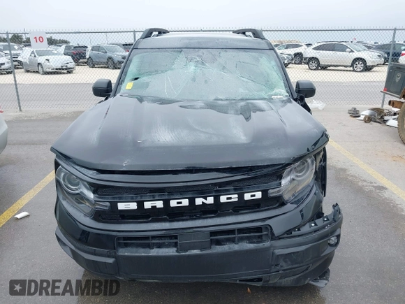 2024 Ford Bronco Sport Outer Banks z VIN 3FMCR9C61RRE99441, wystawiony jako IAAI lot #41560792 z przebiegiem 2 631 mil mil oraz . Historia ofert i sprzedaży dostępna na DreamBid. Obrazek 6.