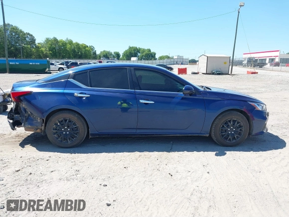 2020 Nissan Altima S with VIN 1N4BL4BV3LC232567, listed as a IAAI auction lot 39725803 with 119,540 mi miles and . Bid and sale history available at DreamBid. Image 13.