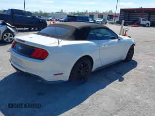 2019 Ford Mustang EcoBoost z VIN 1FATP8UHXK5205196, wystawiony jako IAAI lot #41688651 z przebiegiem 75 642 mil mil oraz . Historia ofert i sprzedaży dostępna na DreamBid. Obrazek 4.